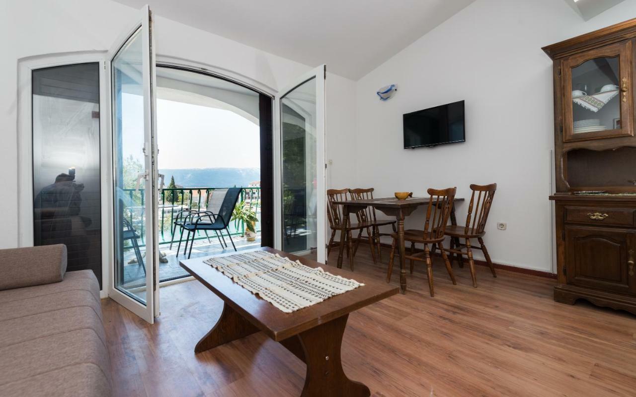 Apartments Azzurro Блаце Екстериор снимка