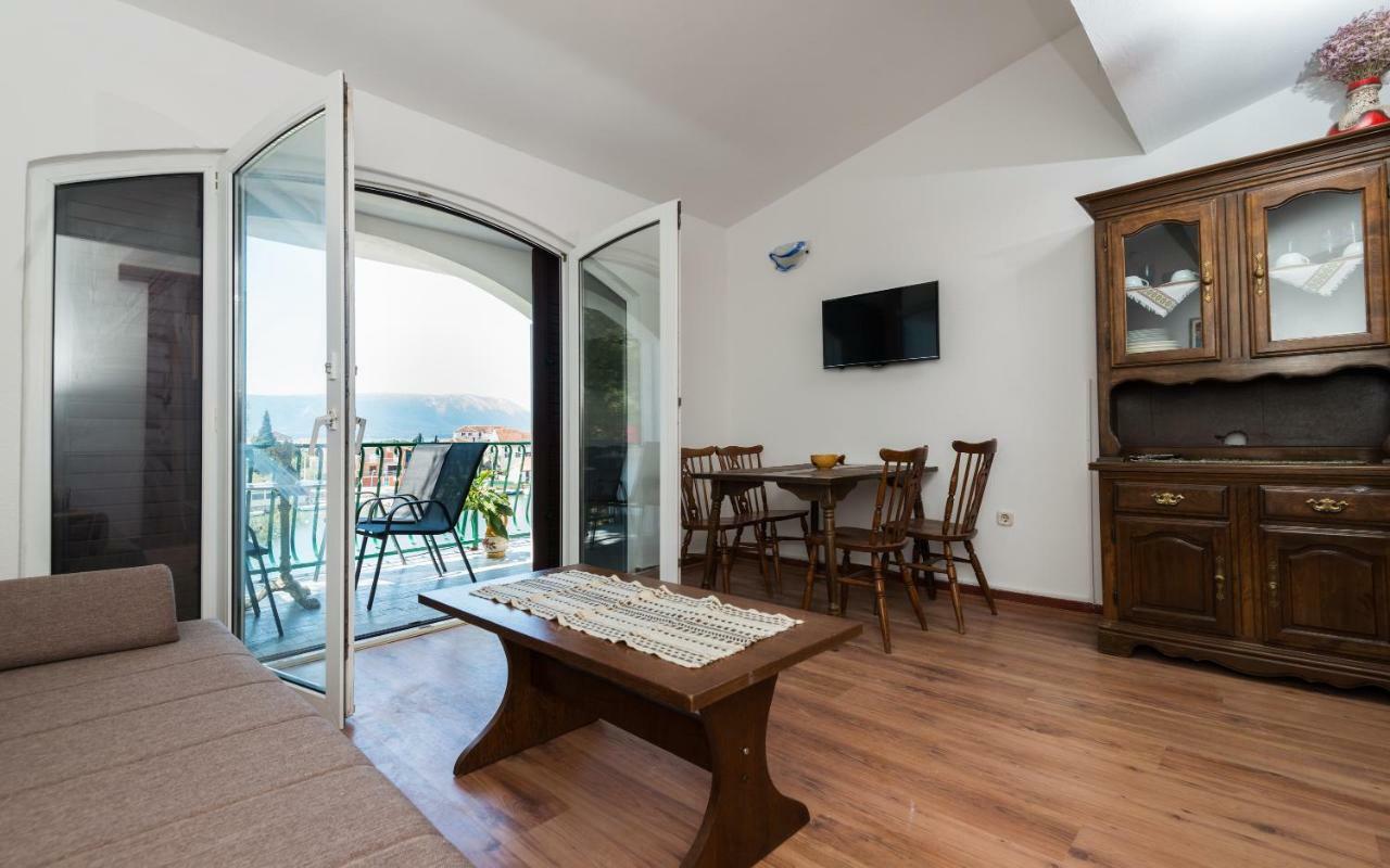 Apartments Azzurro Блаце Екстериор снимка